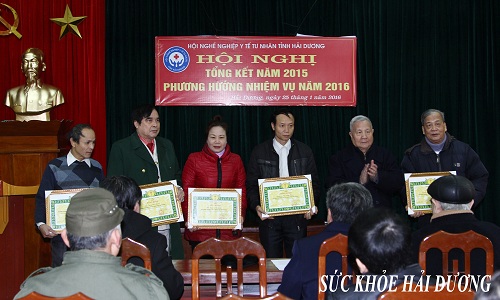Các cá nhân được nhận khen thưởng tại hội nghị. Ảnh soytehaiduong.